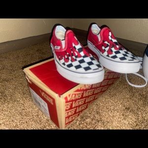 Selling size 7 in women vans